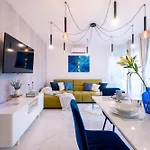White Rose Hill Luxury