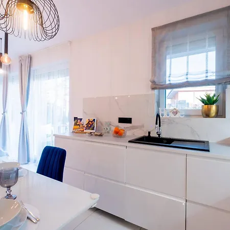 Apartment White Rose Hill Luxury