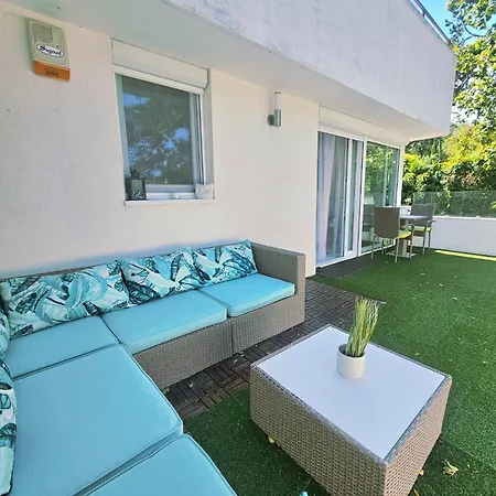 White Rose Hill Luxury Apartment