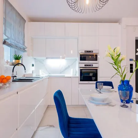 White Rose Hill Luxury * Budapest